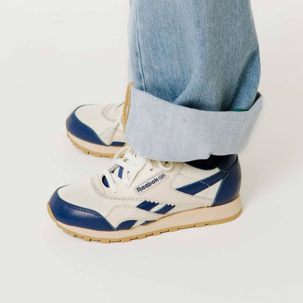Reebok x The Animals Observatory Classic Nylon Navy Kid MODEL BACK