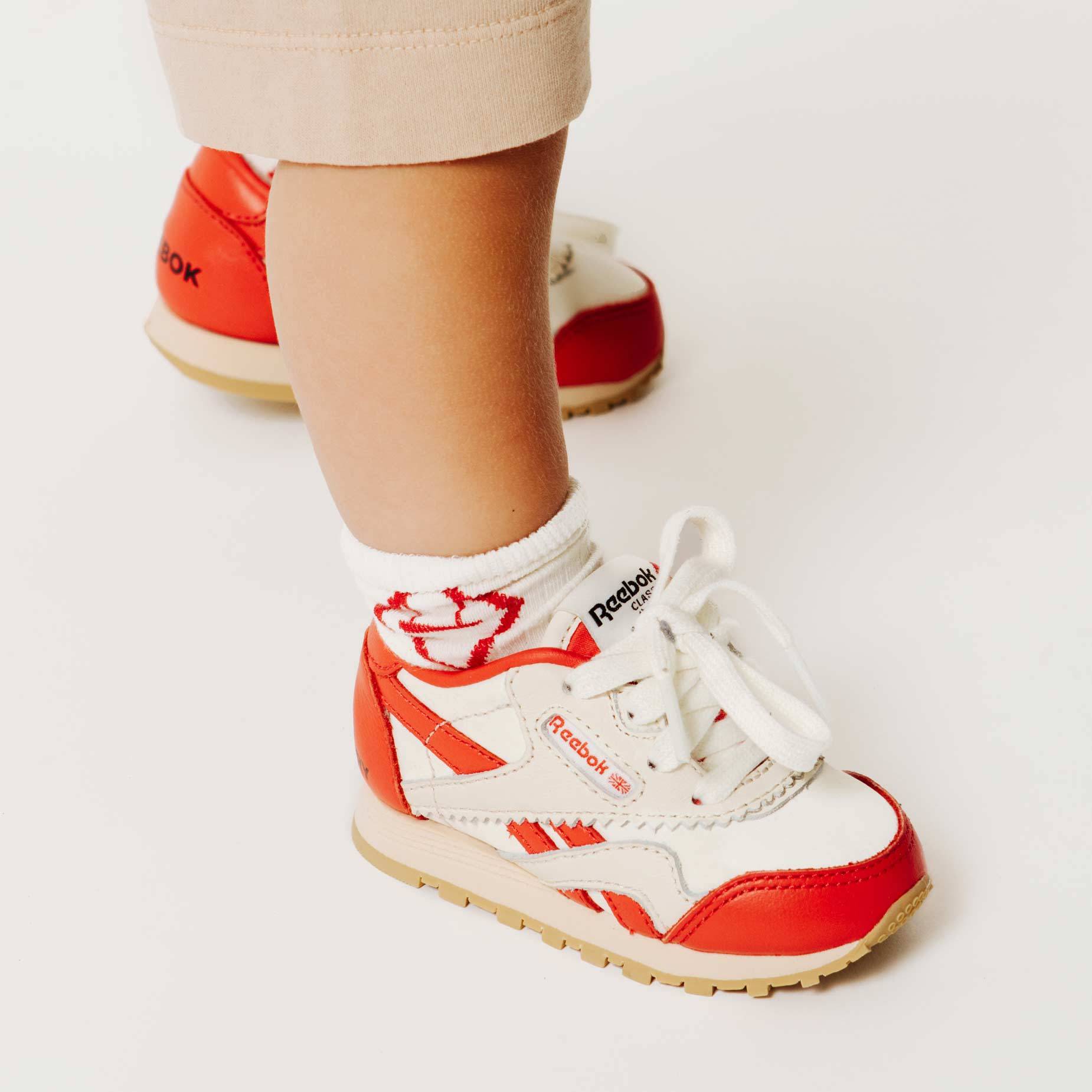 Reebok x The Animals Observatory Classic Nylon Red Baby MODEL BACK