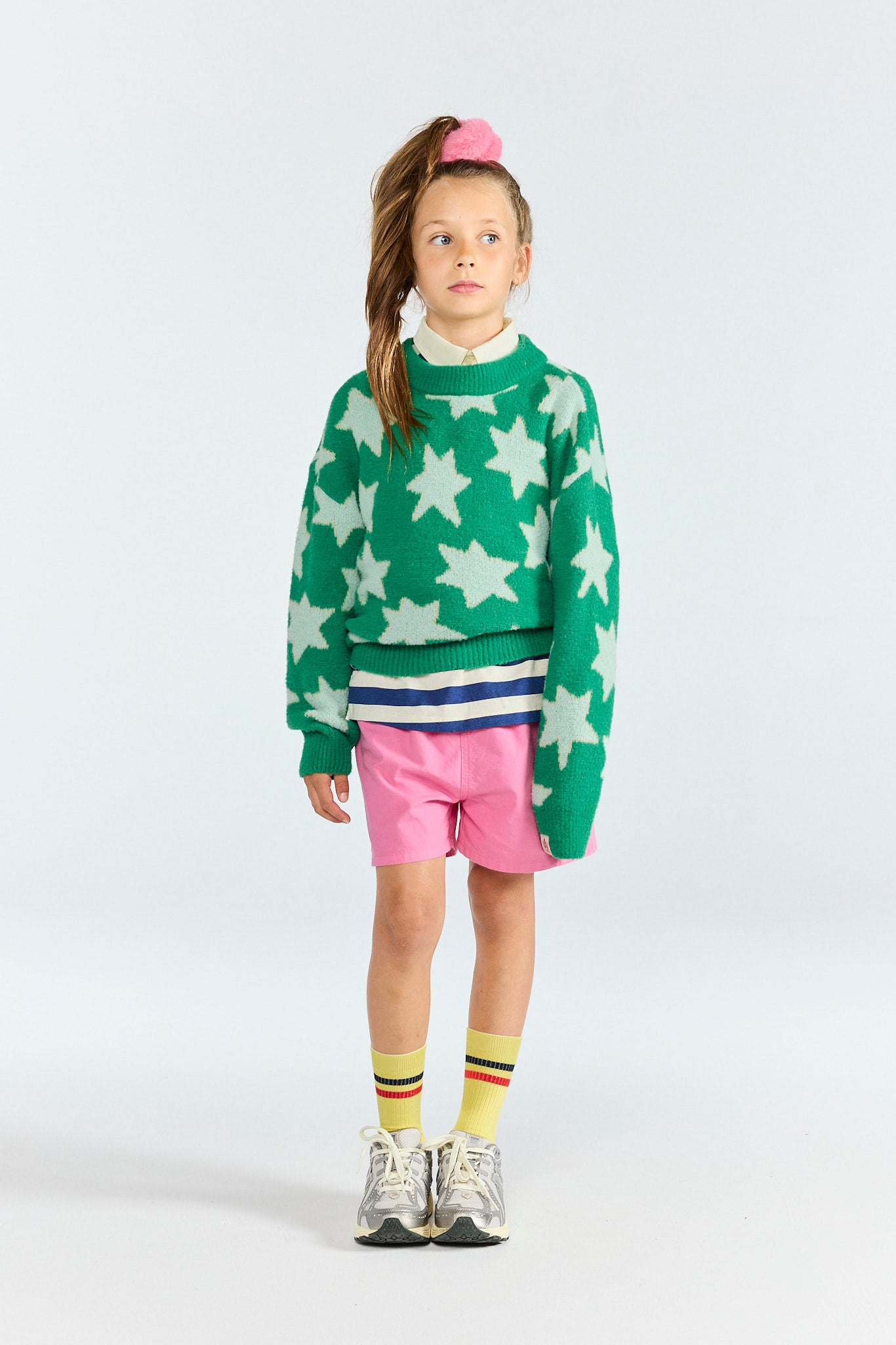 Green Bull Swetaer MODEL FRONT