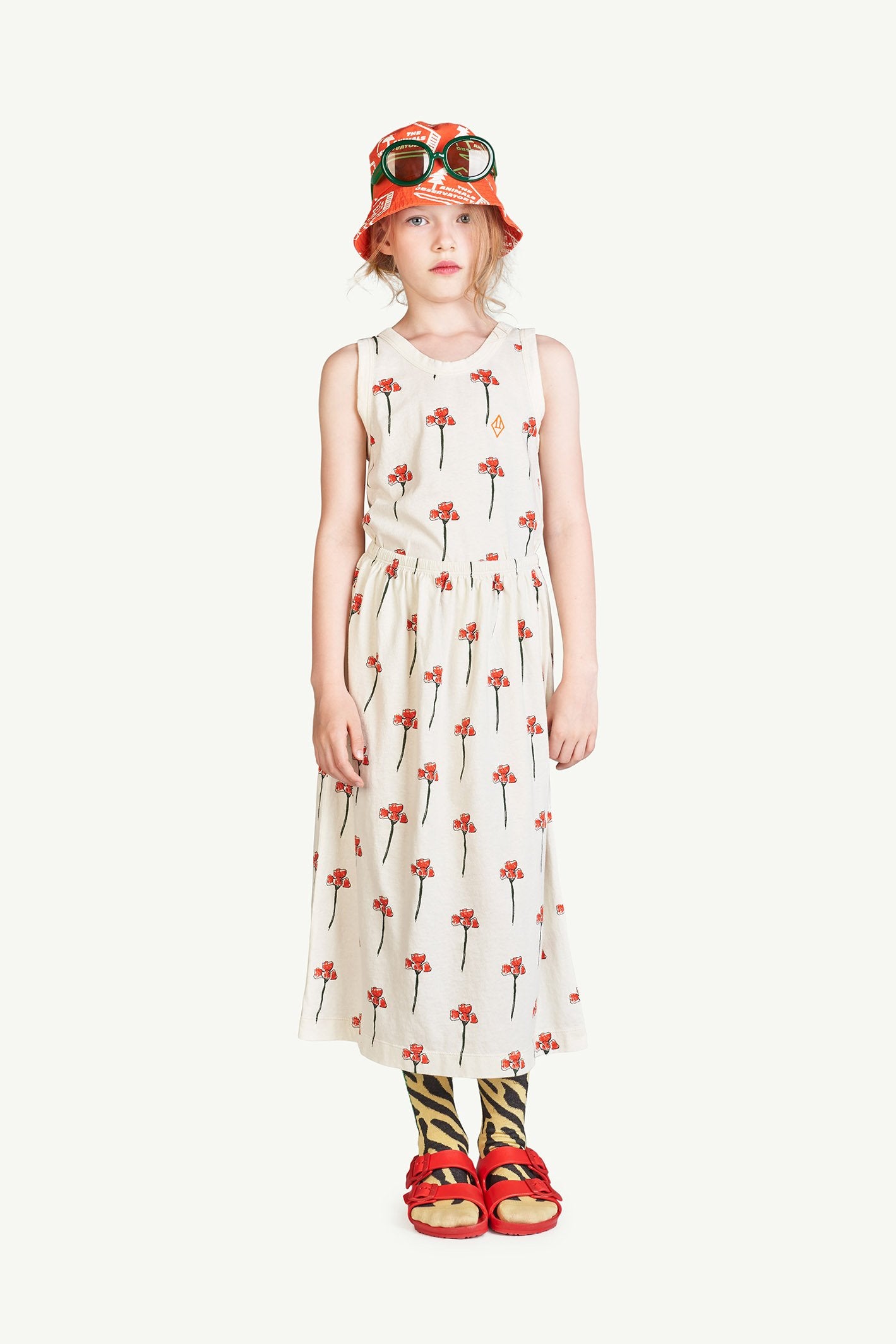 White Carnations Ladybug Skirt MODEL FRONT